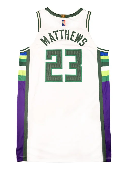 Game-Used Nike 2021-22 City Edition Wesley Matthews Milwaukee Bucks Authentic Jersey Artistic Men's Hand